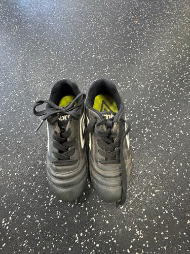 Used Umbro Soccer Cleats Black Youth 12.0 11849-S000031509