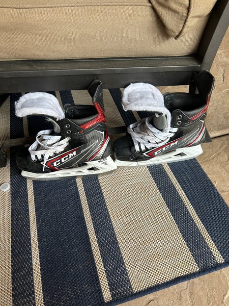 CCM JetSpeed FT2 Hockey Skates Regular Width Pro Stock 7 (Used)