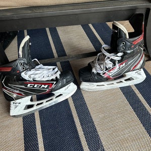 CCM JetSpeed FT2 Hockey Skates Regular Width Pro Stock 7 (Used)