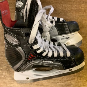 Easton Synergy 900 Hockey Skates Extra Wide Width Size 2 (Used)