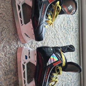 2025 True HZRDUS 5X Hockey Skates Size 3.5 (Used)