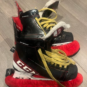 CCM JetSpeed FT475 Hockey Skates Size 4 (Used)