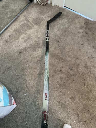 Senior CCM JetSpeed FT8 Pro Right Handed Hockey Stick W28M (New)