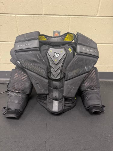 Large 2023 Bauer Shadow Goalie Chest Protector (Used)