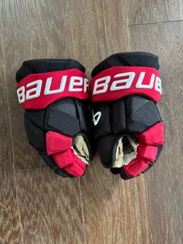 Bauer Vapor Hyperlite Gloves 13" Pro Stock (Used) Carolina Hurricanes