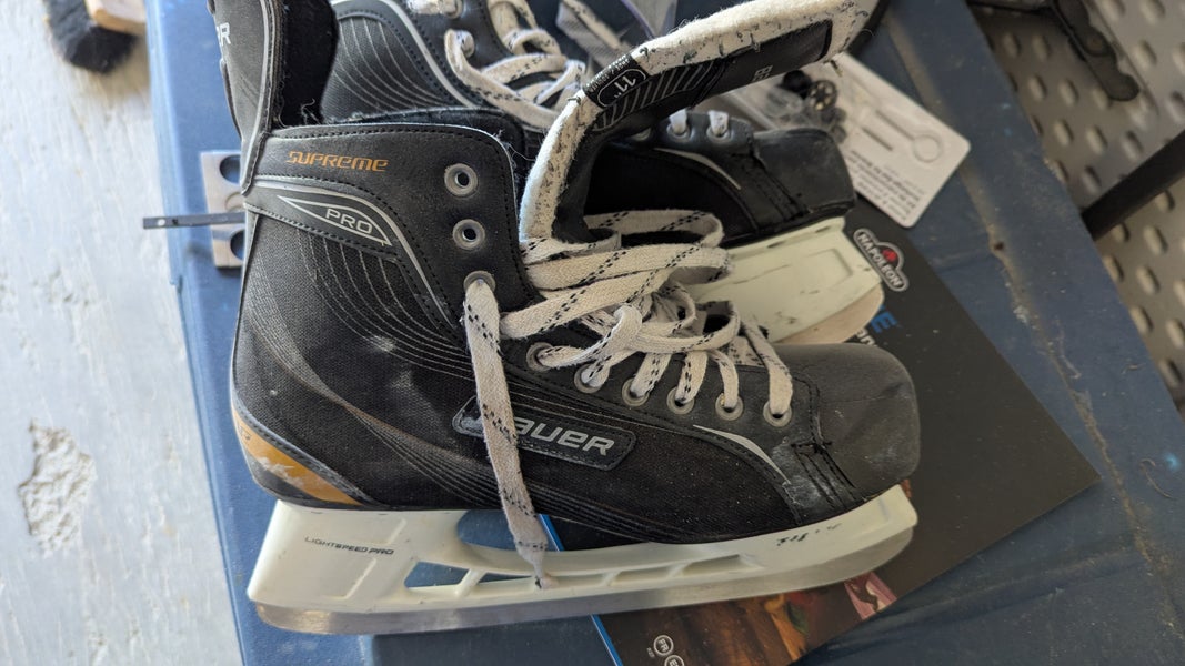 Bauer Hockey Skates 11 (Used)