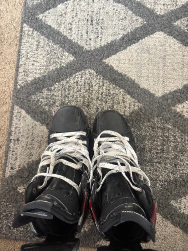 2024 Bauer Supreme Mach Hockey Skates Regular Width Pro Stock 9.5 (Used)
