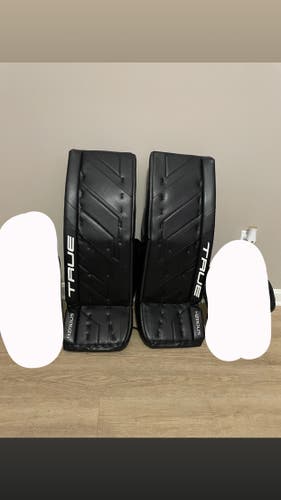33" True HZRDUS 7X4 Goalie Leg Pads (Used)