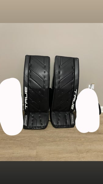33" True HZRDUS 7X4 Goalie Leg Pads (Used)