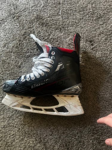 2024 Bauer Vapor X4 Hockey Skates Regular Width 8.5 (Used)