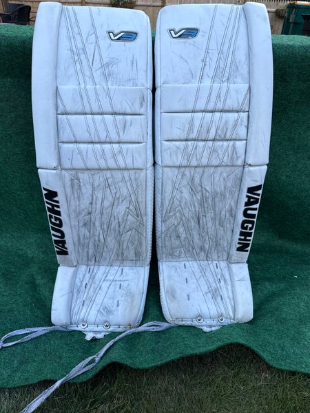 White Senior Vaughn Velocity V9 Pro Goalie Leg Pads (Used) | 35”+2”