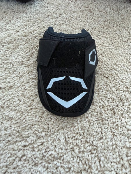 Black Junior EvoShield Elbow Guard Elbow Protection (Used)
