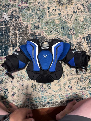 Large Vaughn Velocity V6 Goalie Chest Protector (Used)