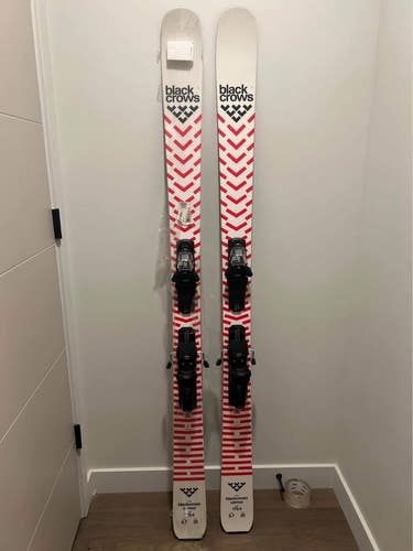 Black Crows Camox Skis - 175CM NEW WITH BINDINGS