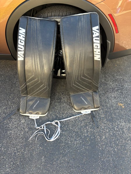 34" 2019 Vaughn Ventus SLR2 Pro Carbon Goalie Leg Pads (Used)