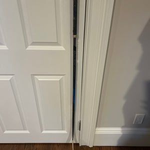 Youth Bauer Nexus 1N Right Handed Hockey Stick P92 (Used).  (35 FLEX)