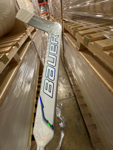 Intermediate Bauer FLYLITE Regular Goalie Stick 23" Paddle (Used)