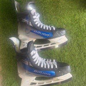 2023 Bauer Vapor Hyperlite 2 Hockey Skates Regular Width Pro Stock 10.5 (Used)