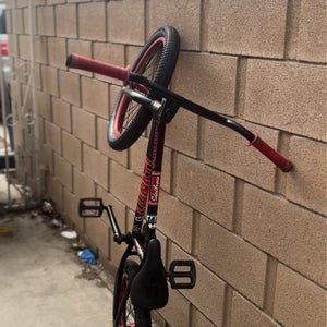 Supreme United BMX Bike/TRADING FOR WHEELIE BIKE OR OBO