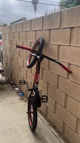 Supreme United BMX Bike/TRADING FOR WHEELIE BIKE OR OBO