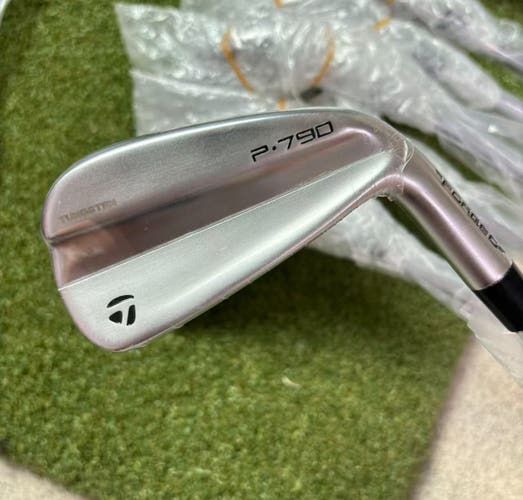Men's 2023 TaylorMade 2023 P790 Right Handed Iron Set Regular Flex (7 Clubs) #5 - #9, PW, GW Graphit