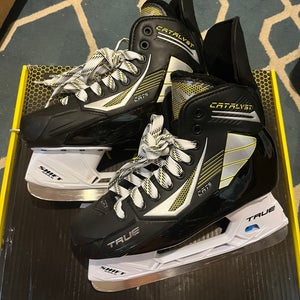 True Catalyst 5 Hockey Skates Wide Width 6.5 (Used)