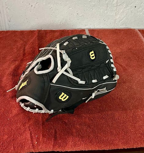 Used Wilson A200 RHT youth glove 10.5”