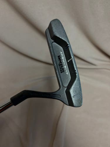 Silver Unisex Wilson Blade Alignment Right Handed Putter Uniflex 34" (Used)