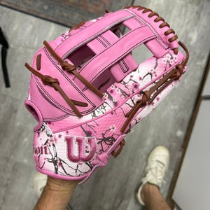NEW - September 2025 GOTM Wilson A2000 Baseball Glove - 12.75" (MJ Melendez)