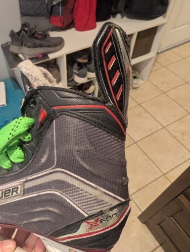Bauer Vapor x 600 Hockey Skates Size 3 (Used)