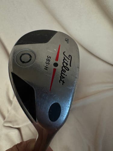 Men's Titleist 585H Right Handed Fairway Wood Stiff Flex 5 Wood (Used)