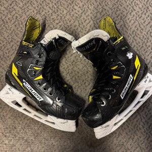 Bauer Supreme M4 Hockey Skates Regular Width Size 2 (Used) W/0 Blades