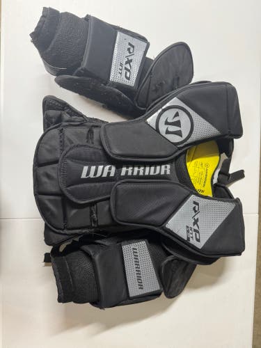 Small / Medium Warrior Ritual XP Goalie Chest Protector (Used)