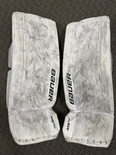 Medium Bauer Supreme M5 Pro Goalie Leg Pads (Used) 31”