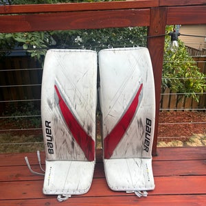 Medium 2024 Bauer Hyperlite 2 Goalie Leg Pads (Used)