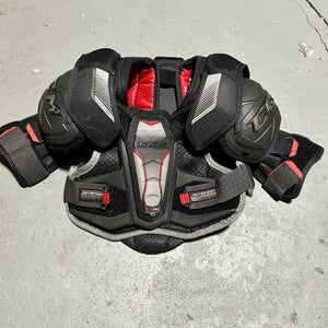 Small Junior CCM JetSpeed FT390 Shoulder Pads (Used)