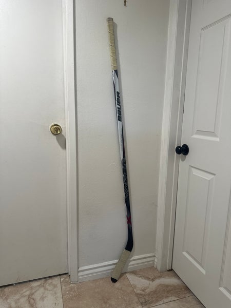 Intermediate Bauer Vapor X700 Right Handed Hockey Stick P88 (Used)