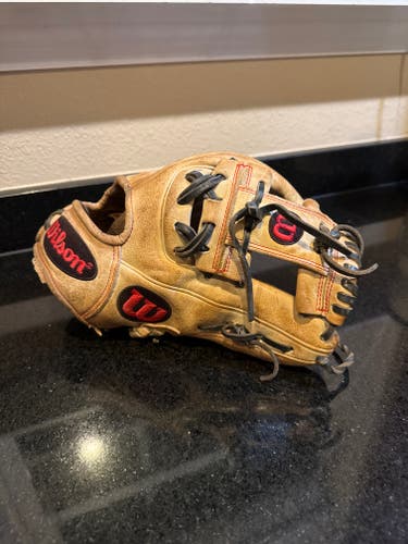 2019 Infield RH Wilson A2000 Baseball Glove 11.5" (Used)