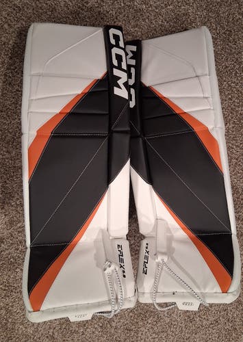 32+1" CCM Eflex 6.9 Goalie Leg Pads (New)