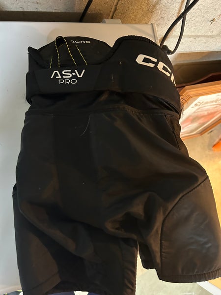 Men's Youth Large CCM Tacks AS-V Pro Hockey Pants (Used)