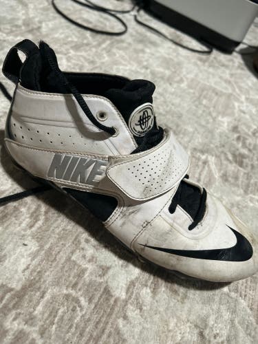 White and Black Men's Size M 10.0 (W 11.0) Adult Nike Huarache Cleats (Used)