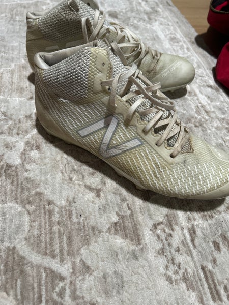 White Men's Size M 9.5 (W 10.5) Adult New Balance Cleats (Used)