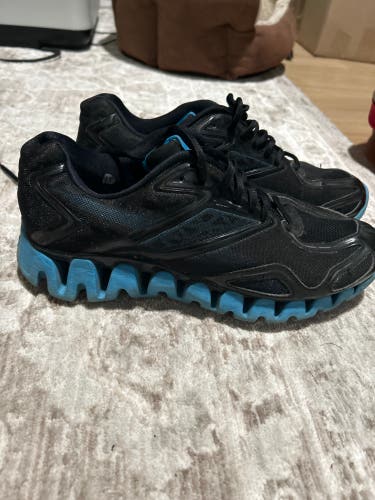Blue Men's Size M 8.0 (W 9.0) Adult Reebok Zig Shoes (Like New)