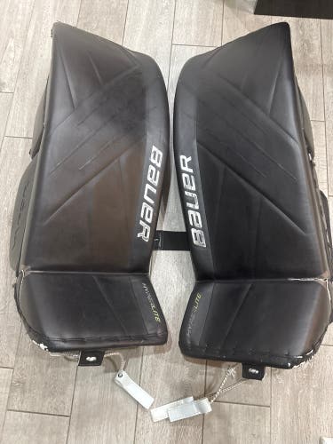 Medium Bauer Hyperlite Goalie Leg Pads (Used)
