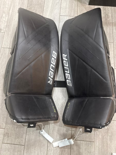 Medium Bauer Hyperlite Goalie Leg Pads (Used)