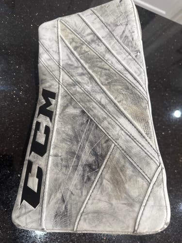 CCM Extreme Flex E5.9 Regular (Used)