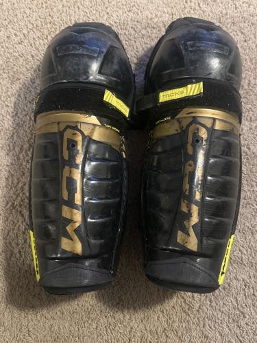 Junior CCM Tacks AS-V Pro 13" Shin Pads (Used)