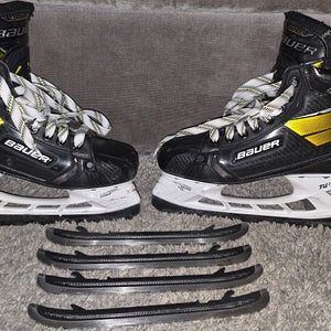 Bauer Supreme UltraSonic Hockey Skates Size 4 (Used)
