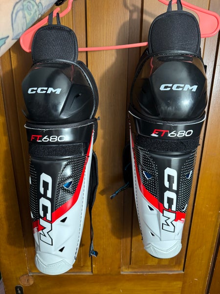 Senior CCM Jetspeed FT680 16" Shin Pads (New)