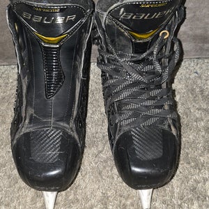 Bauer Ultrasonic Hockey Goalie Skates Regular Width  Size 4.5 (Used)